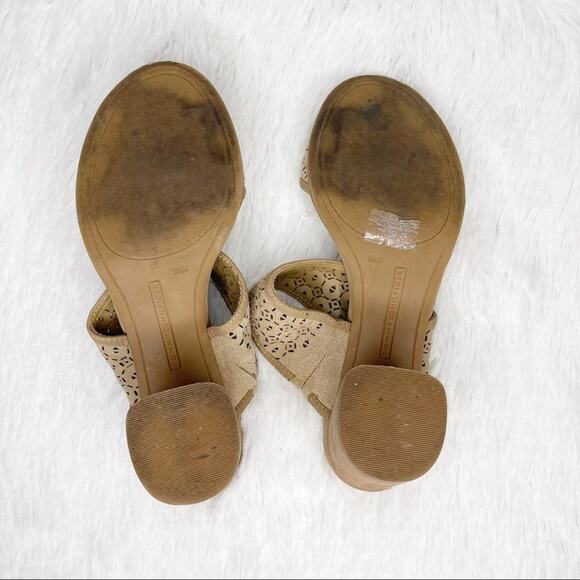 TOMMY HILFIGER / tan laser cut chunky sandals - Picture 9 of 11